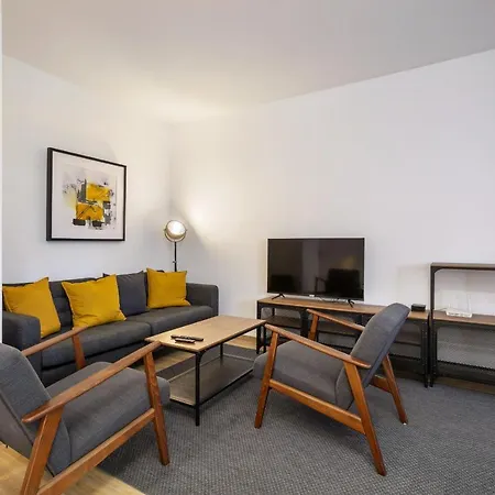 Real - 2 Bedroom Apartment